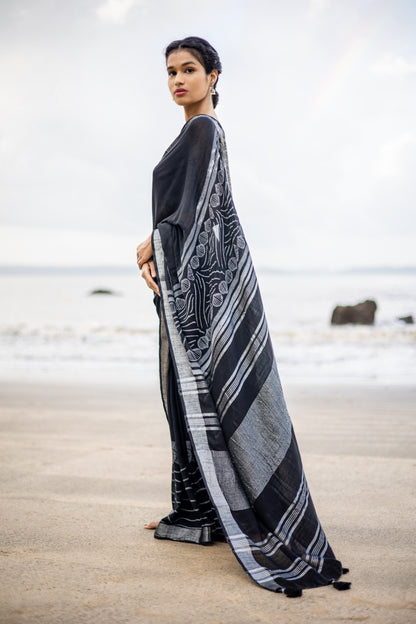 Conchas Black ~ Linen