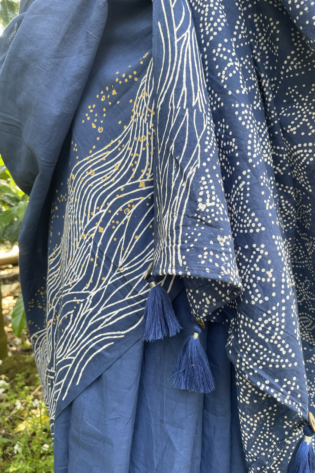 Mogasu’s Blue saree with intricate ocean patterns and tassels. Goan saree brand with the softest sarees