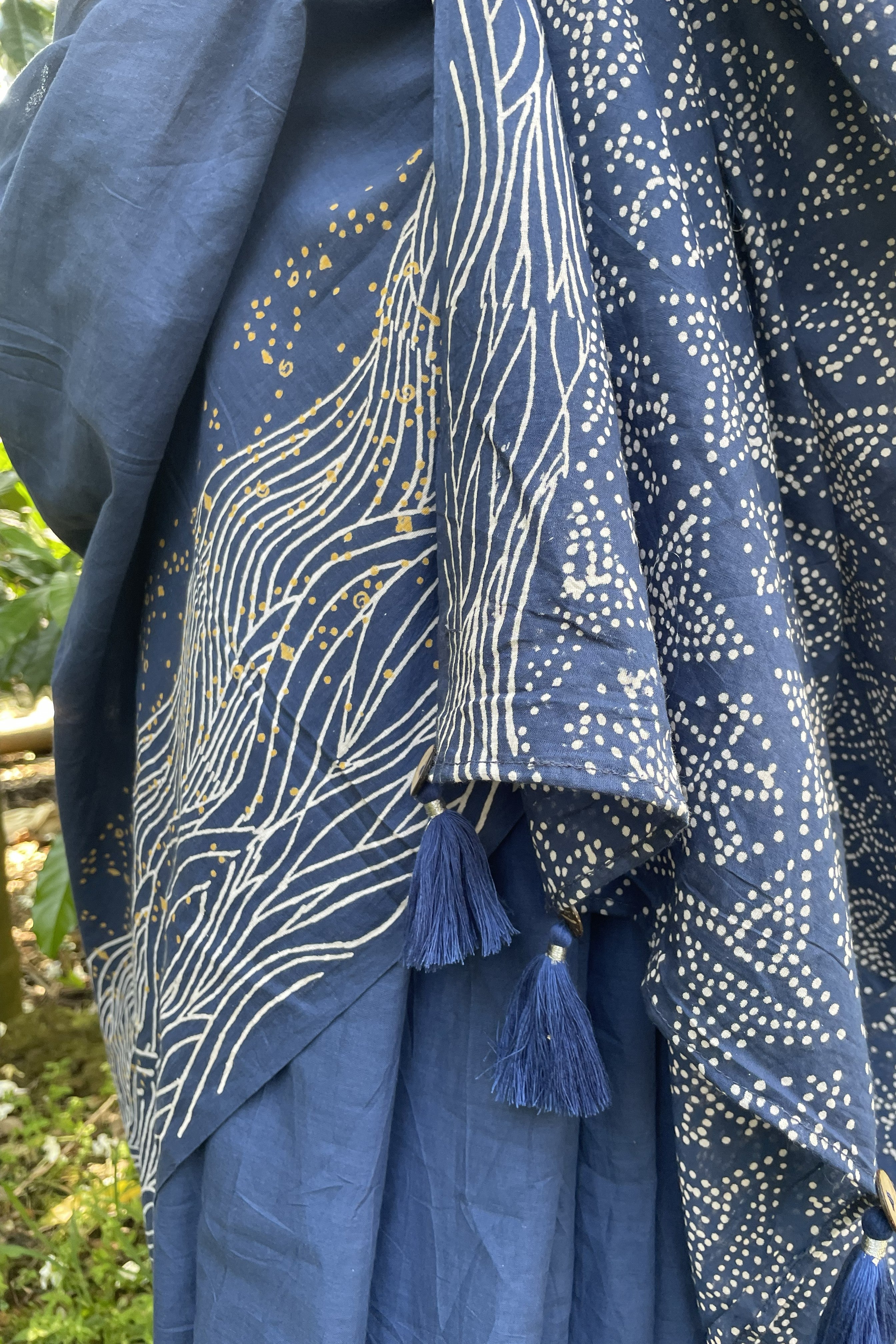 Mogasu’s Blue saree with intricate ocean patterns and tassels. Goan saree brand with the softest sarees